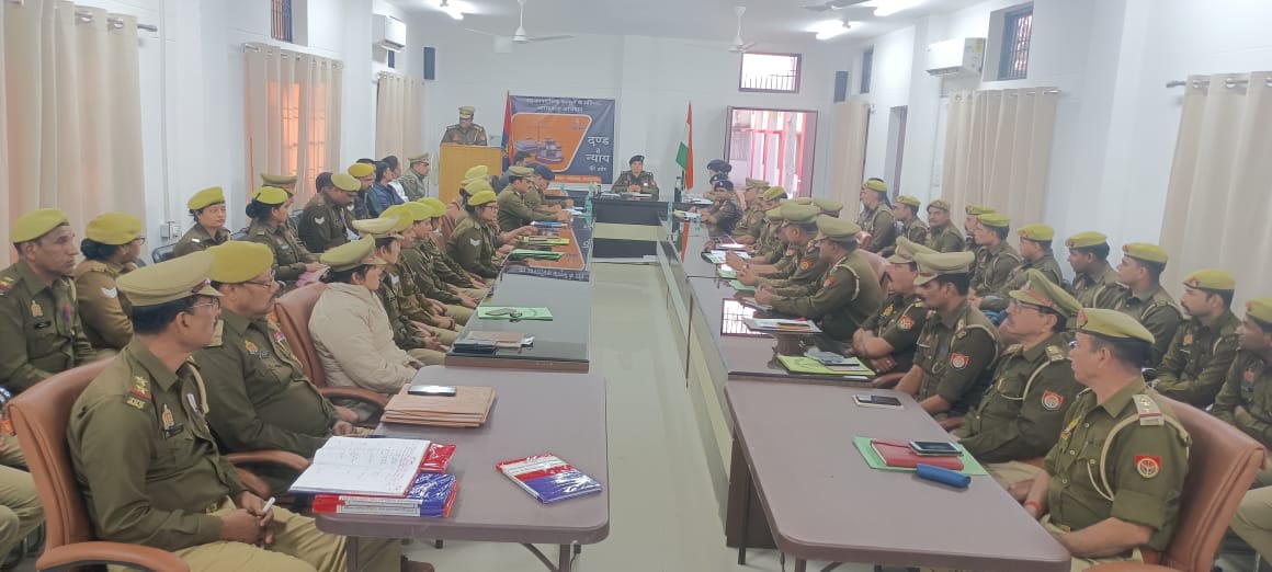 फर्रुखाबाद;पुलिस अधीक्षक ने मिशन शक्ति 5.0 की समीक्षा हेतु अधिकारियों के साथ की बैठक।