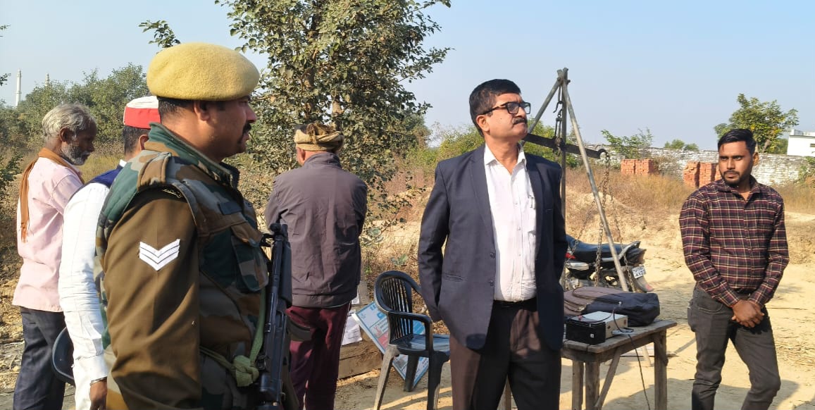 फर्रुखाबाद:जिलाधिकारी आशुतोष कुमार द्विवेदी ने रूपापुर चीनी मिल गन्ना क्रय केंद्र का किया निरीक्षण