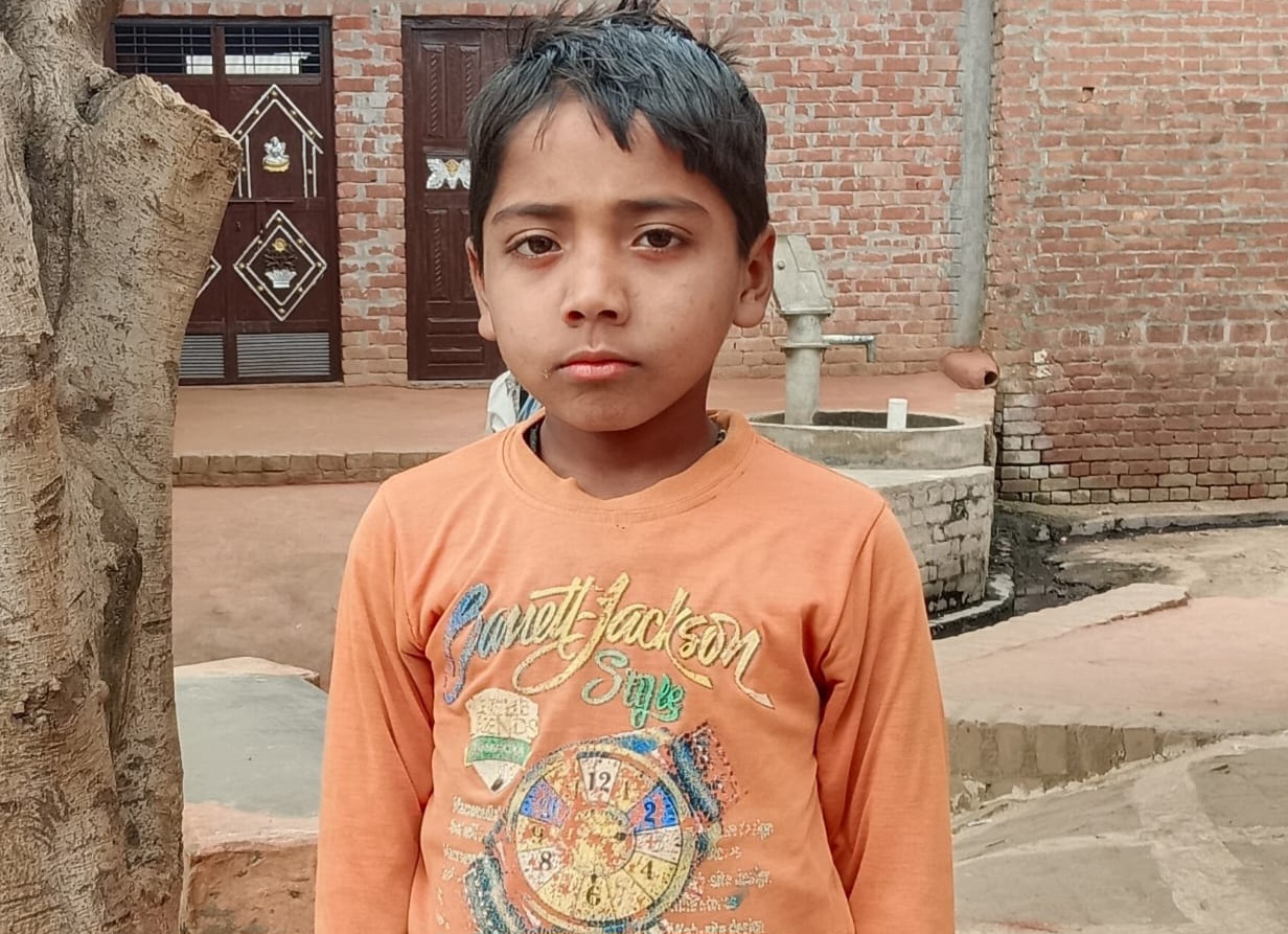 फर्रुखाबाद: 10 वर्षीय मासूम आशुतोष लापता, परिजन परेशान – पुलिस ने की खोज में मदद की अपील।