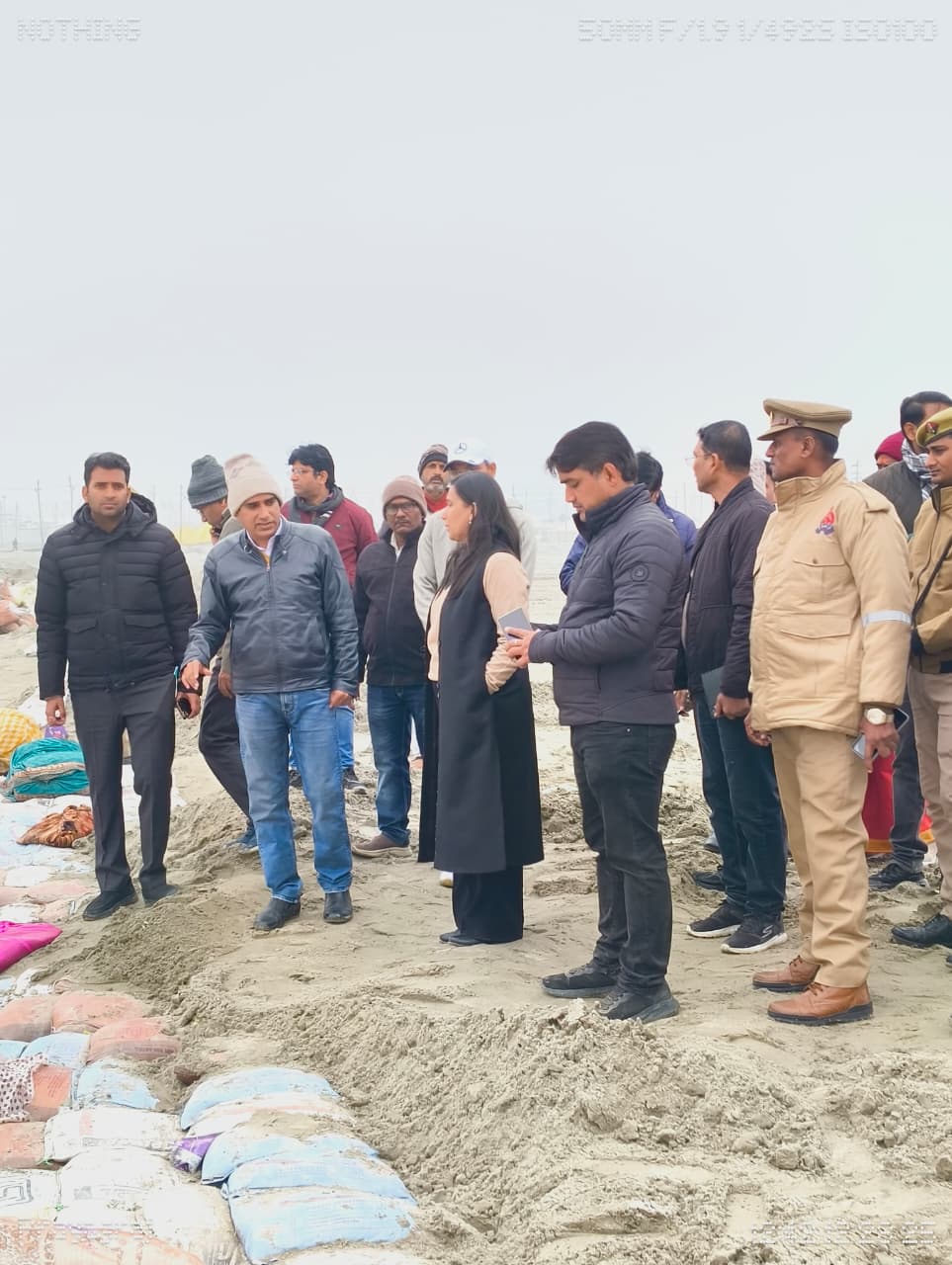 प्रयागराज:मंडलायुक्त ने मेला क्षेत्र के विभिन्न सेक्टरों का निरीक्षण करते हुए व्यवस्थाओं का लिया जायजा, दिए आवश्यक निर्देश