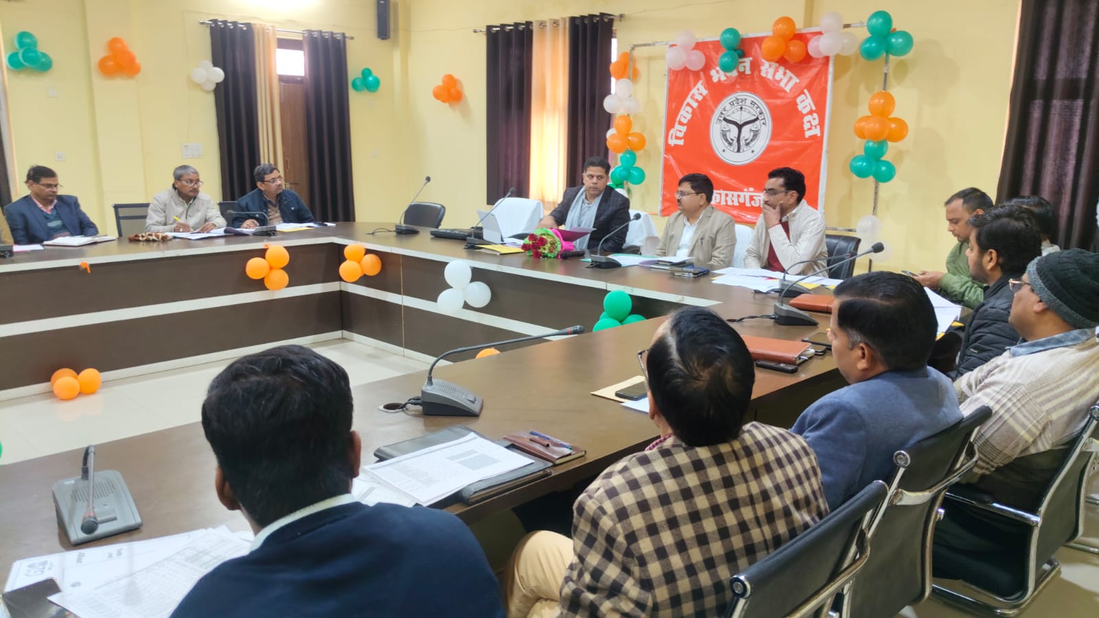कासगंज : जिला अधिकारी ने कहा विशेष प्रगाण पुनरीक्षक कार्यक्रम 2026के अंतर्गत फॉर्म6के साथ घोषणा पत्र अनिवार्य रूप से भरा जाय