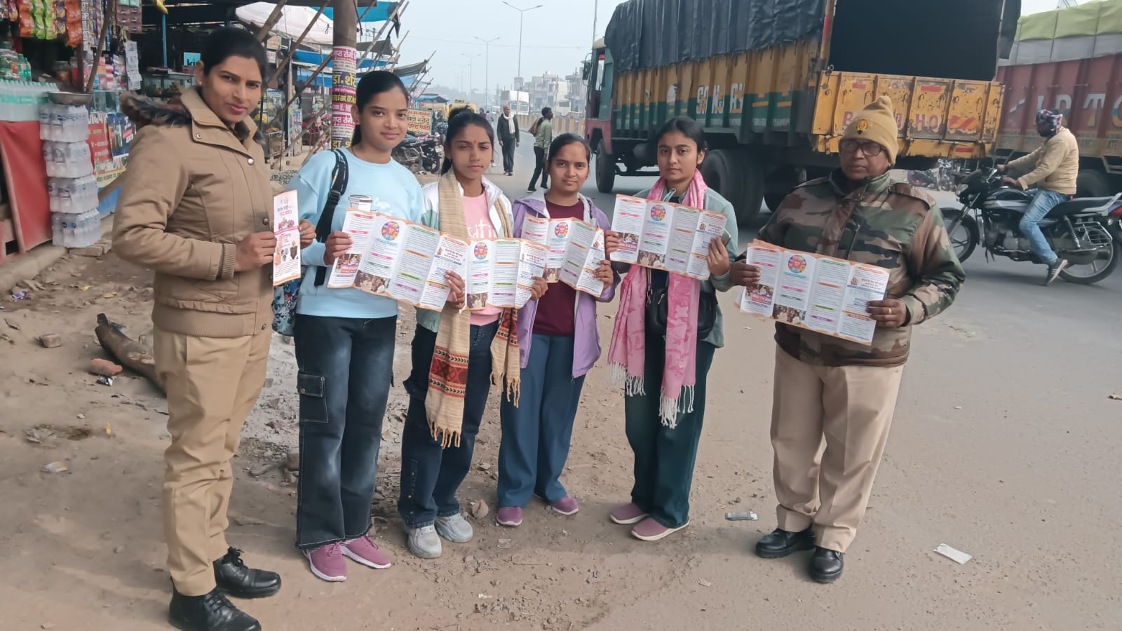 फर्रुखाबाद:नारी सुरक्षा, सम्मान एवं स्वावलंबन को लेकर मोहम्मदाबाद पुलिस का जागरूकता अभियान