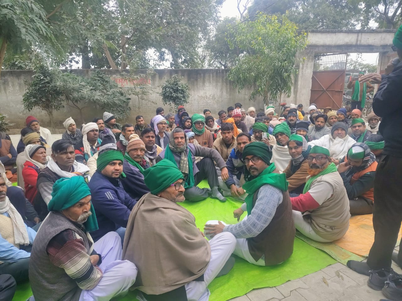 फर्रुखाबाद:लिंक एक्सप्रेसवे में जा रही जमीनों के सर्किल रेट बढ़ाए सरकार — अजय कटियार