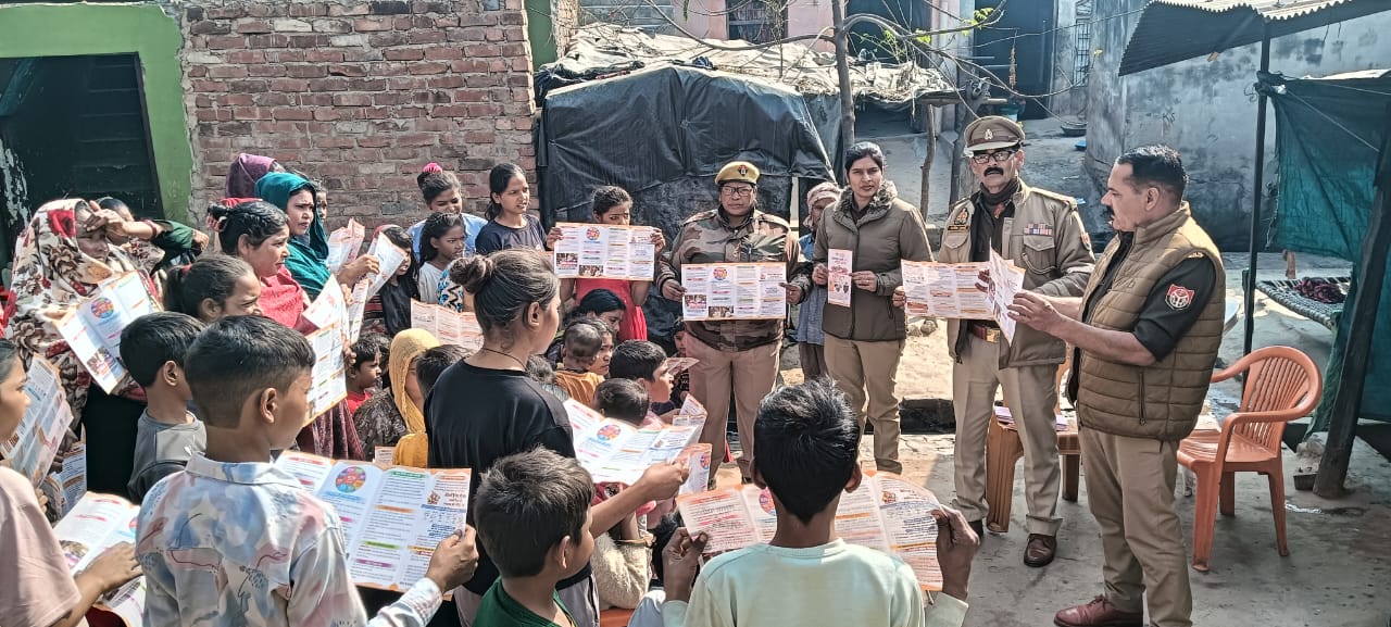 फर्रुखाबाद:नारी सुरक्षा, सम्मान एवं स्वावलंबन को लेकर कोतवाली मोहम्मदाबाद पुलिस ने चलाया जागरूकता अभियान