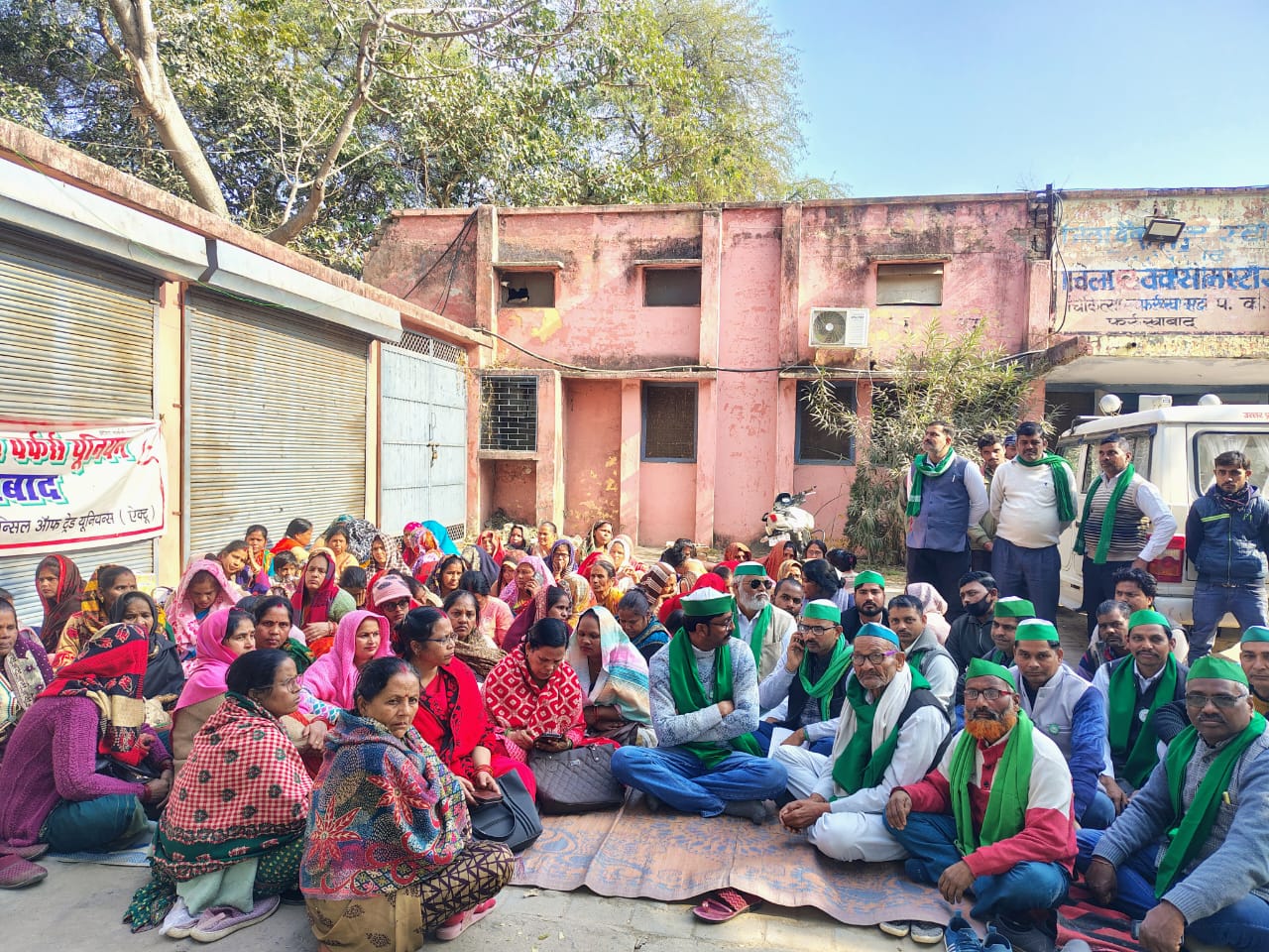 फर्रुखाबाद:आशा बहुओं और कोविड कर्मचारियों के समर्थन में उतरी भारतीय किसान यूनियन टिकैत