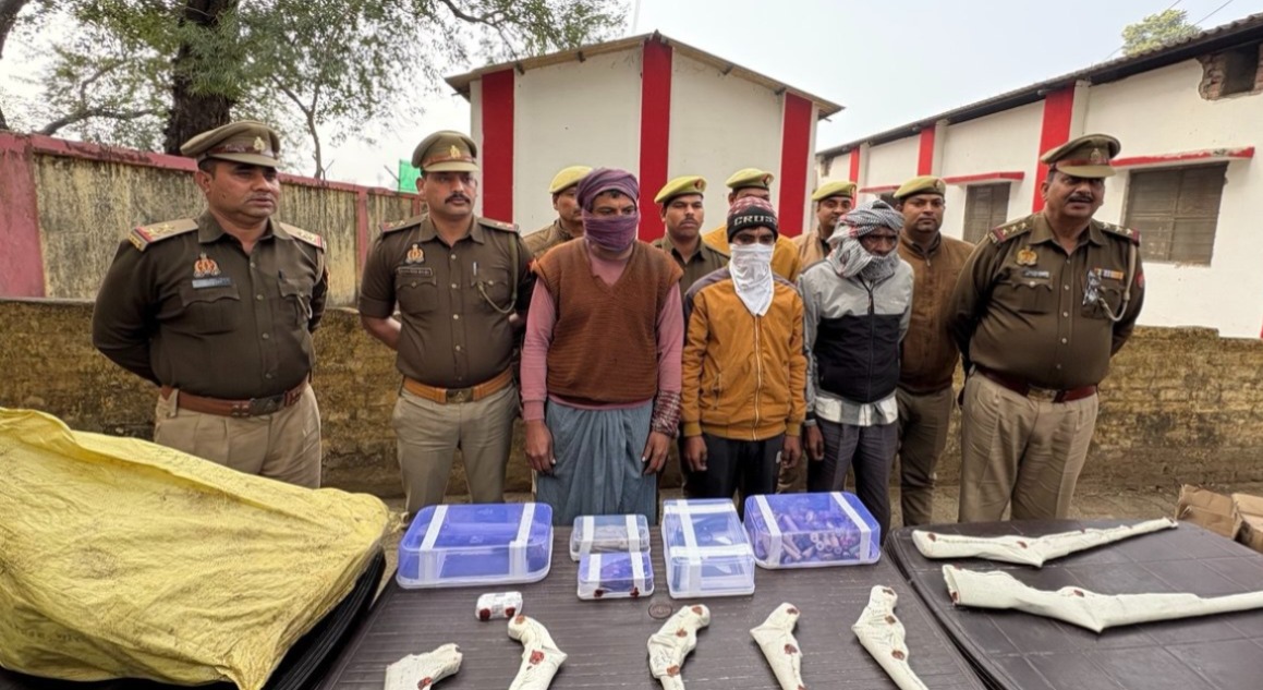 फर्रुखाबाद:कायमगंज पुलिस का बड़ा खुलासा: अवैध शस्त्र फैक्ट्री का भंडाफोड़, 3 अभियुक्त गिरफ्तार