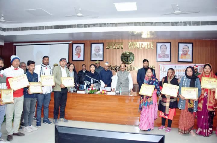 लखीमपुर खीरी में 5100 शहरी लाभार्थियों को पीएम आवास योजना की पहली किस्त, सीएम ने किया 51 करोड़ रुपये का ऑनलाइन हस्तांतरण