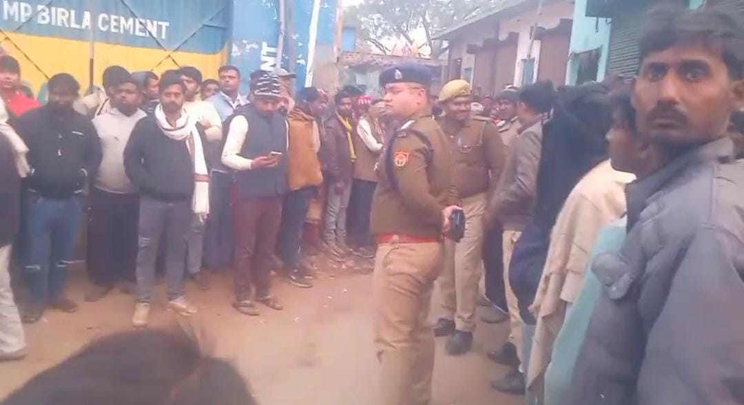बांदा में युवती ने एक पड़ोसी अधेड़ 50 वर्षीय व्यक्ति की फरसे से हमला कर हत्या कर दी?
