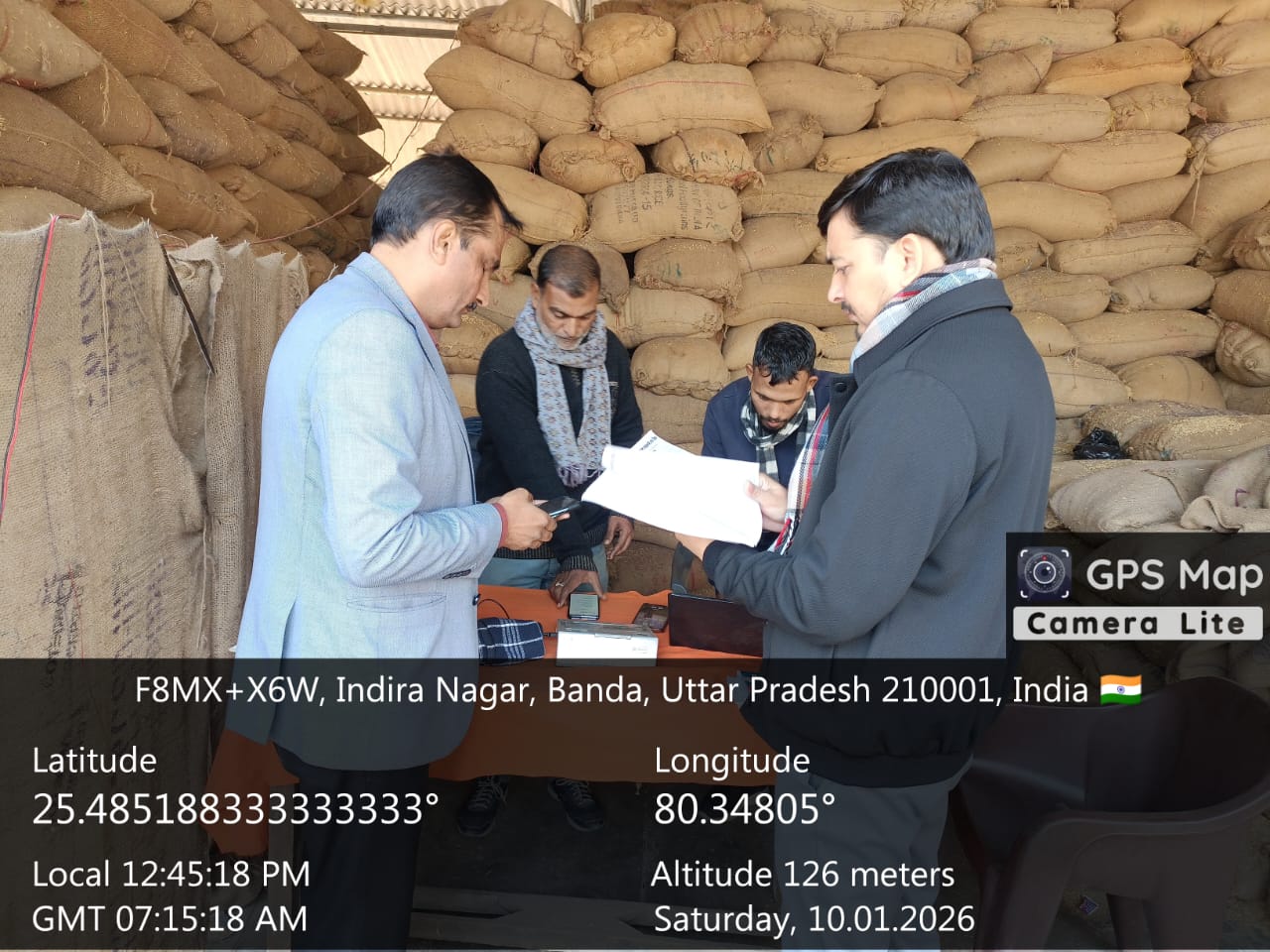 अपर जिलाधिकारी वित्त एवं राजस्व कुमार धर्मेंद्र ने यूपीएसएस एजेंसी मंडी समिति बांदा एवं द्वितीय धान क्रय केंद्रों का निरीक्षण किया