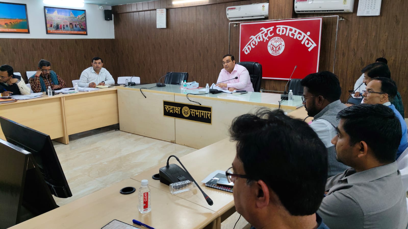 कासगंज: जिला अधिकारी प्रणय सिंह ने माननीय मुख्यमंत्री देशबोर्ड के अनुसार सीएम आई एस पोर्टल पर निर्माण कार्यों की गहन समीक्षा कर दिए निर्देश