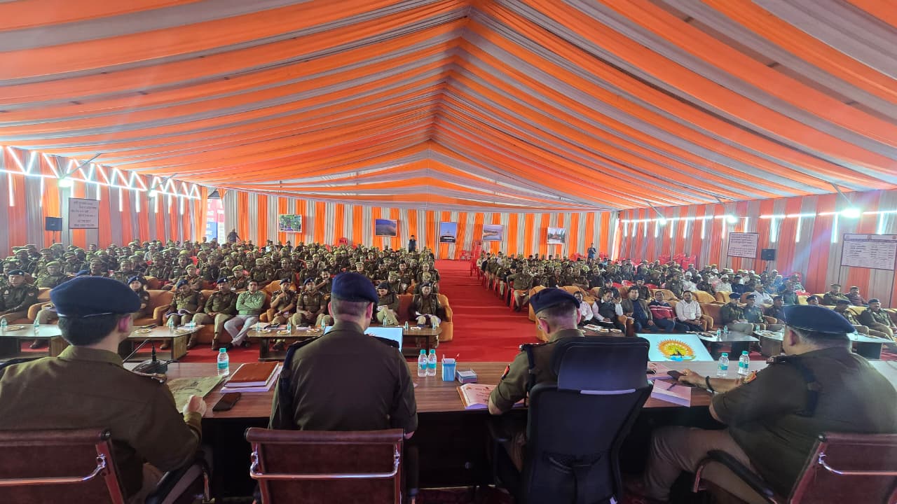 प्रयागराज:अंतिम मुख्य स्नान पर्व महाशिवरात्रि (15.02.2026) के दृष्टिगत पुलिस आयुक्त की अध्यक्षता में पुलिस ब्रीफिंग
