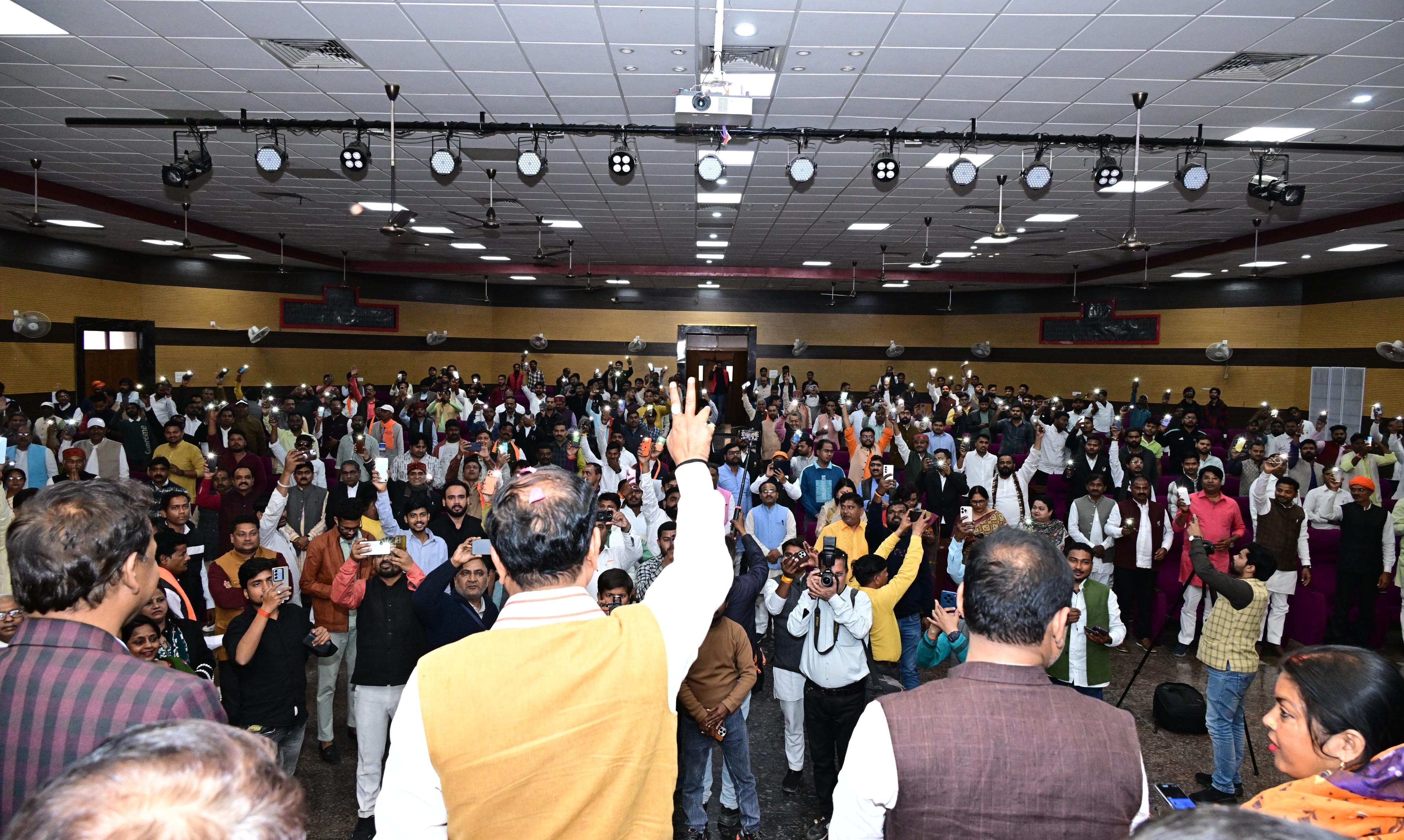प्रयागराज: बजट-2026, युवाओं को बनाएगा रोजगारदाता डबल इंजन सरकार का बजट विकास और निवेश को समर्पित