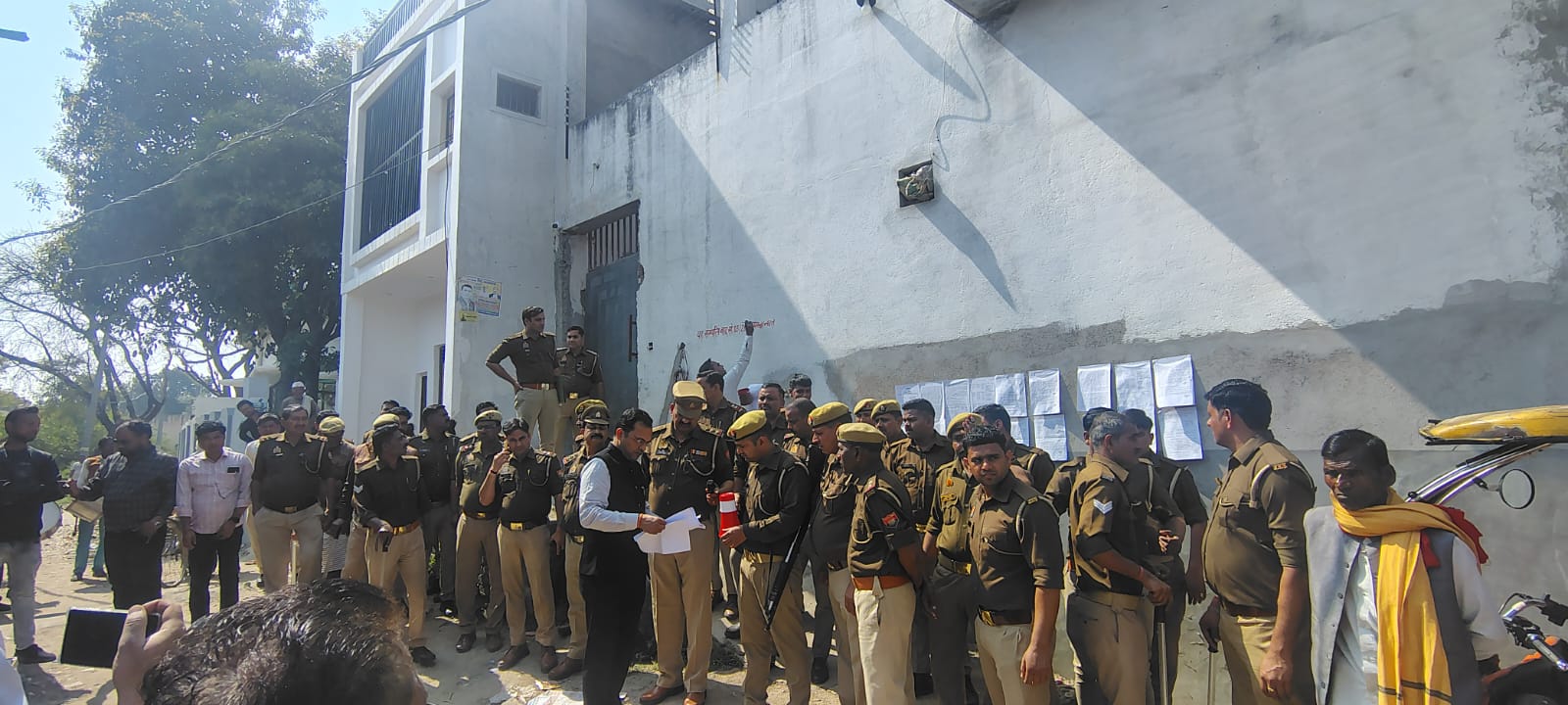 फर्रुखाबाद:गैंगस्टर एक्ट के तहत 26.51 करोड़ की अवैध संपत्ति कुर्क, गैंग लीडर जुबैर खान पर बड़ी कार्रवाई