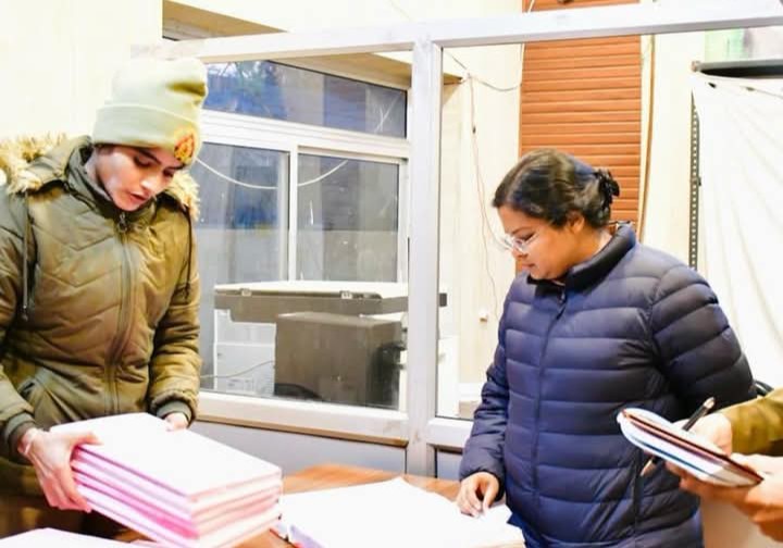 लखीमपुर खीरी : शारदानगर एवं फूलबेहड़ थाना का एसपी ने किया आकस्मिक निरीक्षण,दिए आवश्यक दिशा-निर्देश