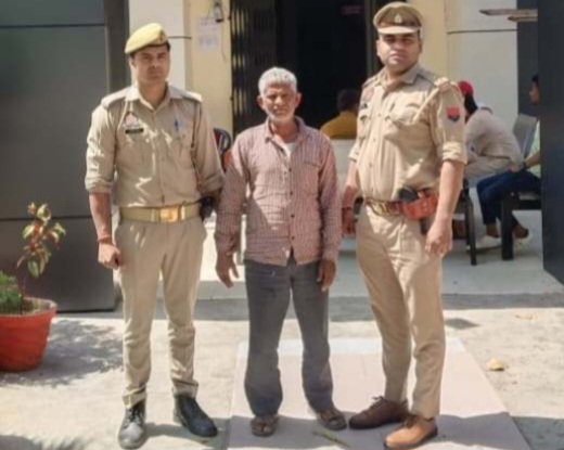 फर्रुखाबाद: फर्जी बैनामा कर जमीन हड़पने के मामले में वांछित आरोपी गिरफ्तार
