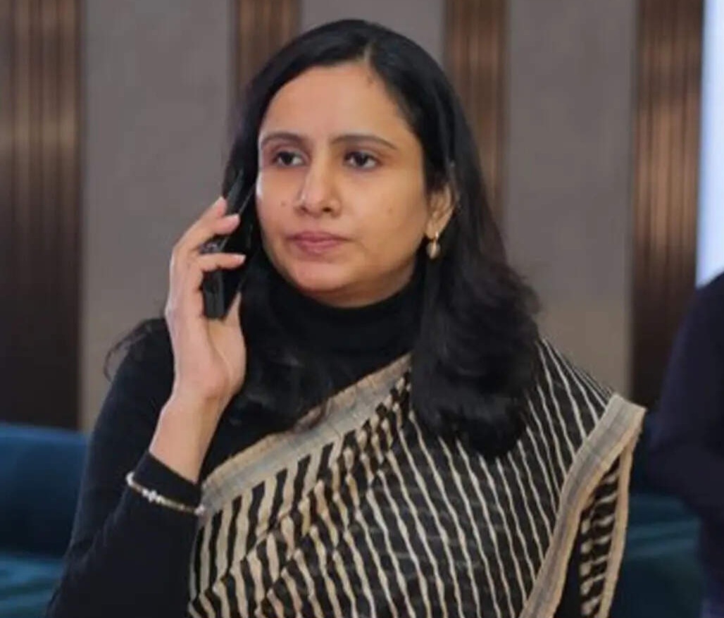 फर्रुखाबाद को मिली नई जिलाधिकारी—डॉ. अंकुर लाठर को मिली कमान, आशुतोष कुमार द्विवेदी का हुआ तबादला।
