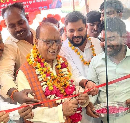 फर्रुखाबाद में “द रॉयल ऑप्टिक्स” का भव्य उद्घाटन, आधुनिक नेत्र सेवाओं की नई शुरुआत