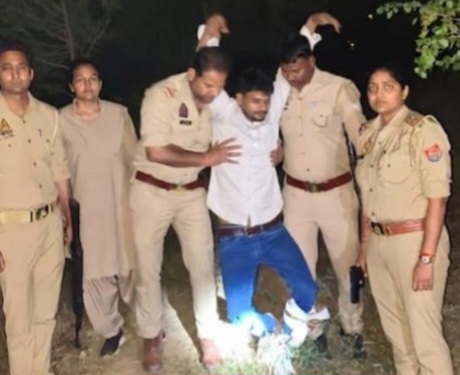 फर्रुखाबाद: अमृतपुर में पुलिस मुठभेड़ के बाद हत्या का आरोपी गिरफ्तार, तमंचा और कारतूस बरामद