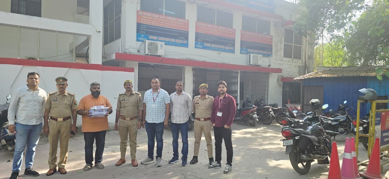 उत्तर प्रदेश माध्यमिक शिक्षा परिषद की ओरिजिनल वेबसाइट www.upmsp.edu.in की कूटरचित वेबसाइट www.upmsp-edu.in बनाकर एवं वेबसाइट पर अवैध रूप से विद्यार्थियों/अभिभावको को अनुचित भुगतान के माध्यम से ठगी करने वाले 01 अभियुक्त गिरफ्तार