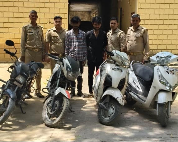 फर्रुखाबाद: कादरीगेट पुलिस की बड़ी कार्रवाई, 2 शातिर वाहन चोर गिरफ्तार—4 वाहन व अवैध तमंचा बरामद