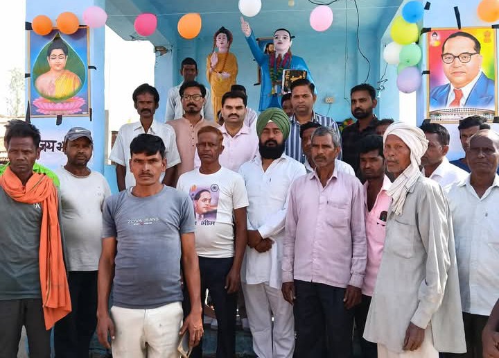 लखीमपुर खीरी : धूमधाम से मनाई गई डॉ भीमराव अंबेडकर जयंती, याद किये गए बाबा साहब