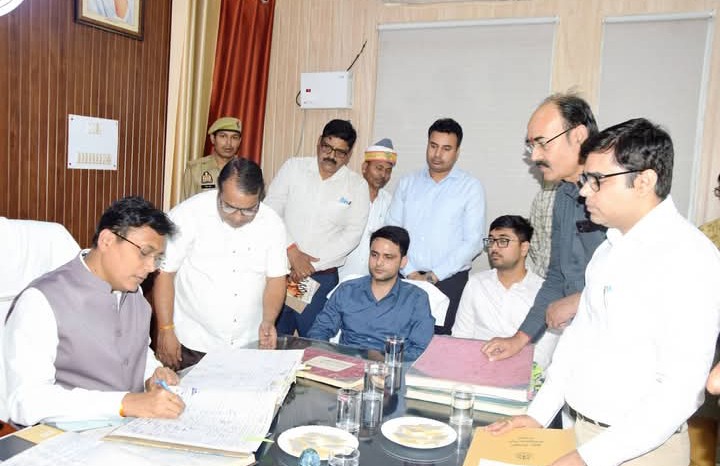लखीमपुर खीरी : खीरी में नए डीएम अंजनी कुमार सिंह ने संभाली कमान, गिनाई प्राथमिकताएं