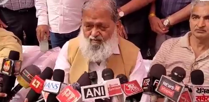 आईडीएफसी बैंक घोटाला: मंत्री अनिल विज ने दिया बयान, सीबीआई को सौंपा जाएगा मामला