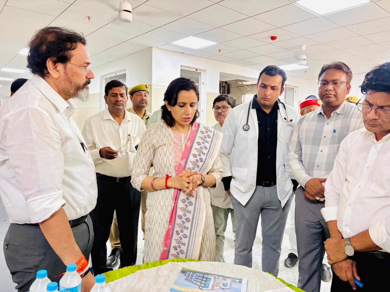 फर्रुखाबाद में 18 करोड़ की लागत से बन रहा 50 बेड ट्रॉमा सेंटर, डीएम के औचक निरीक्षण में सामने आई गंभीर खामियां