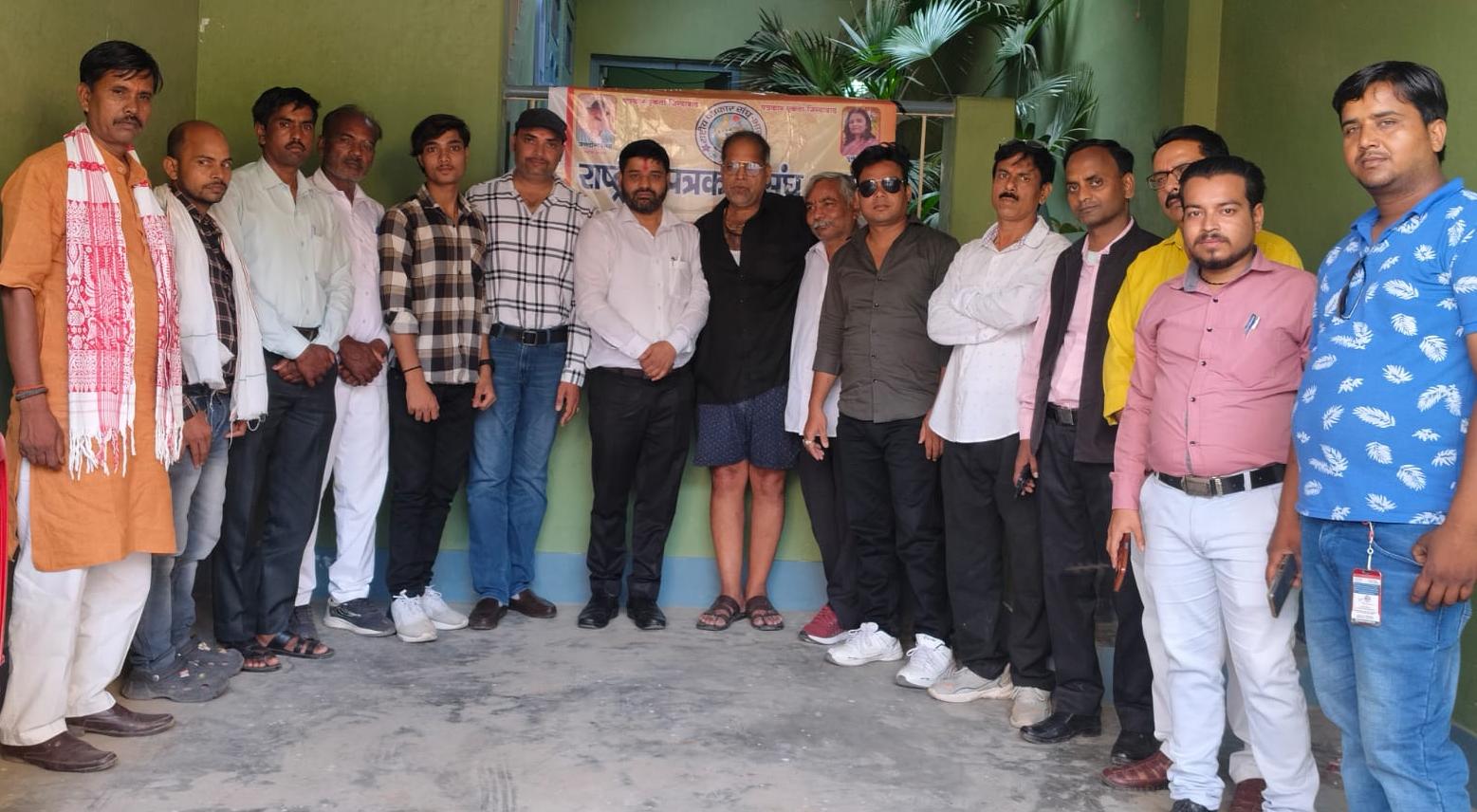 फर्रुखाबाद:पत्रकारों के सम्मान और अधिकारों की रक्षा को लेकर गरजी कलम की आवाज