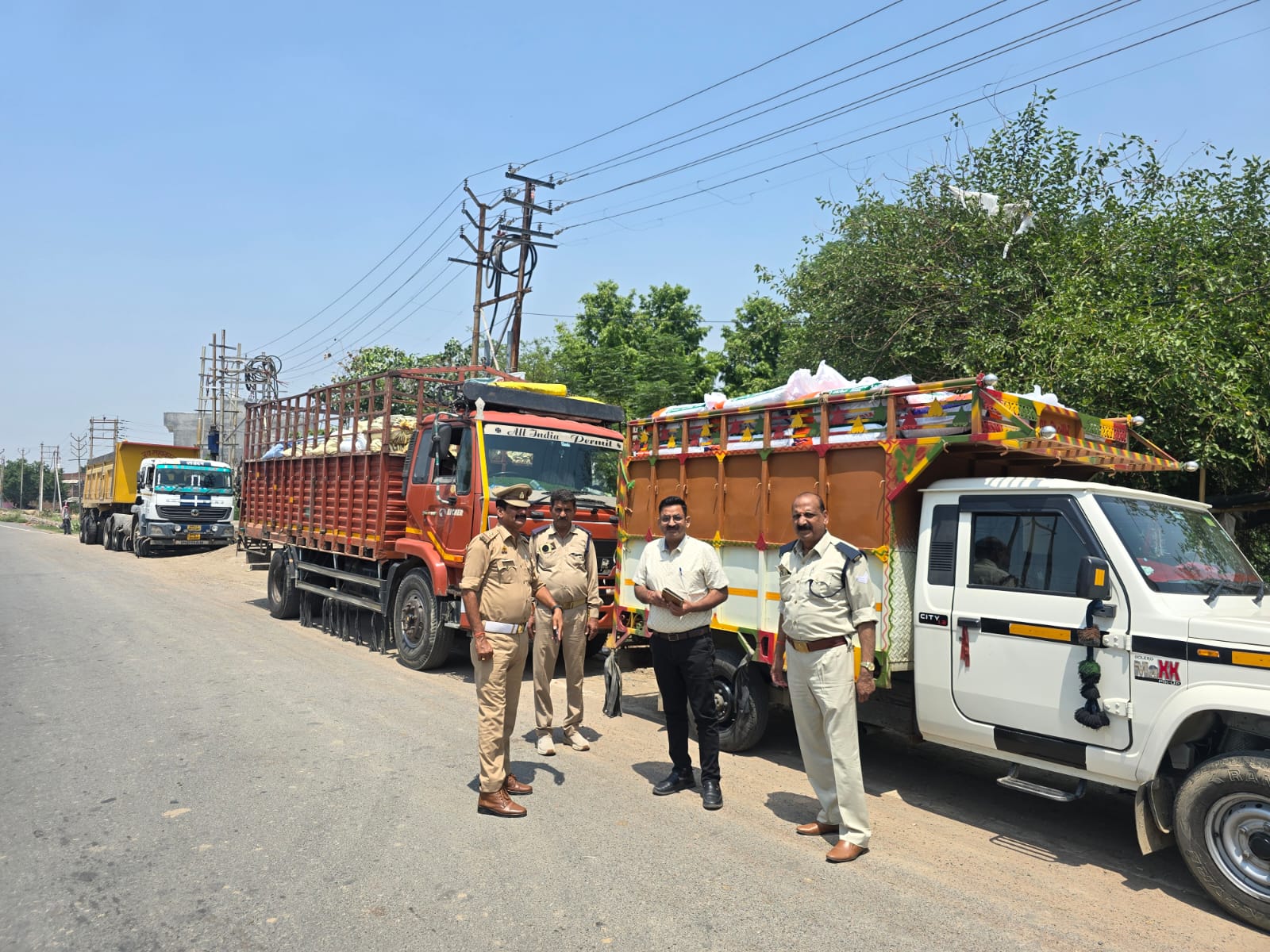फर्रुखाबाद में मोडिफाइड साइलेंसर और प्रेशर हार्न के खिलाफ चला अभियान, तीन ट्रक सीज