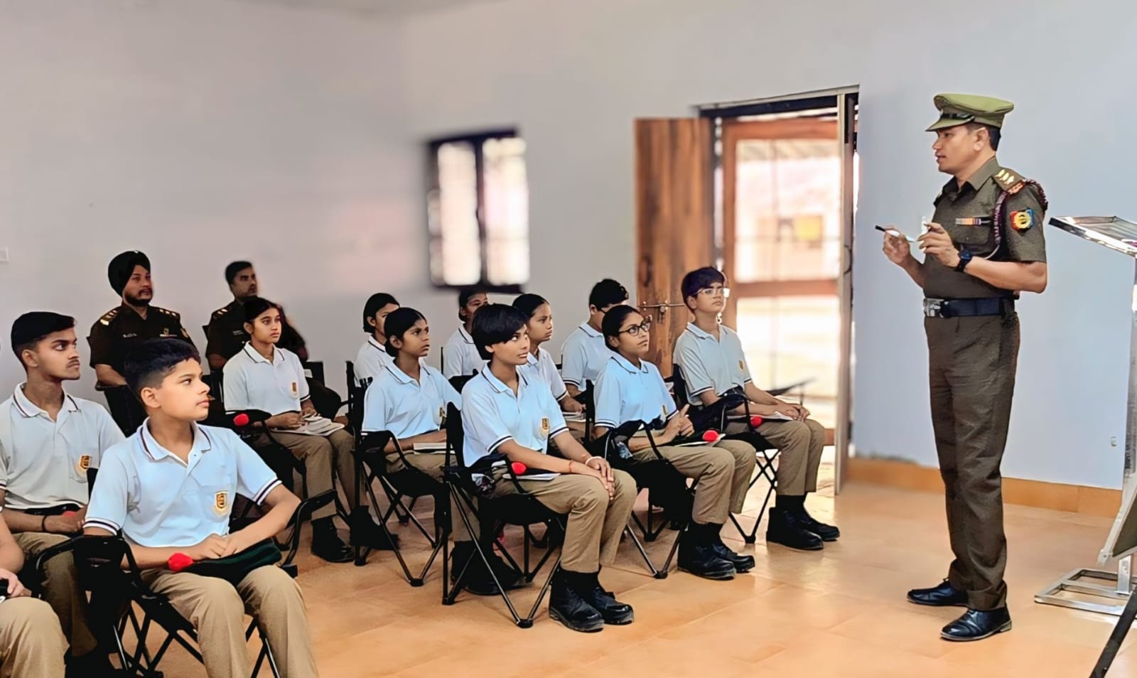 फर्रुखाबाद:एनसीसी संयुक्त वार्षिक प्रशिक्षण शिविर में कैडेट्स को बताया गया एनसीसी का इतिहास और उद्देश्य