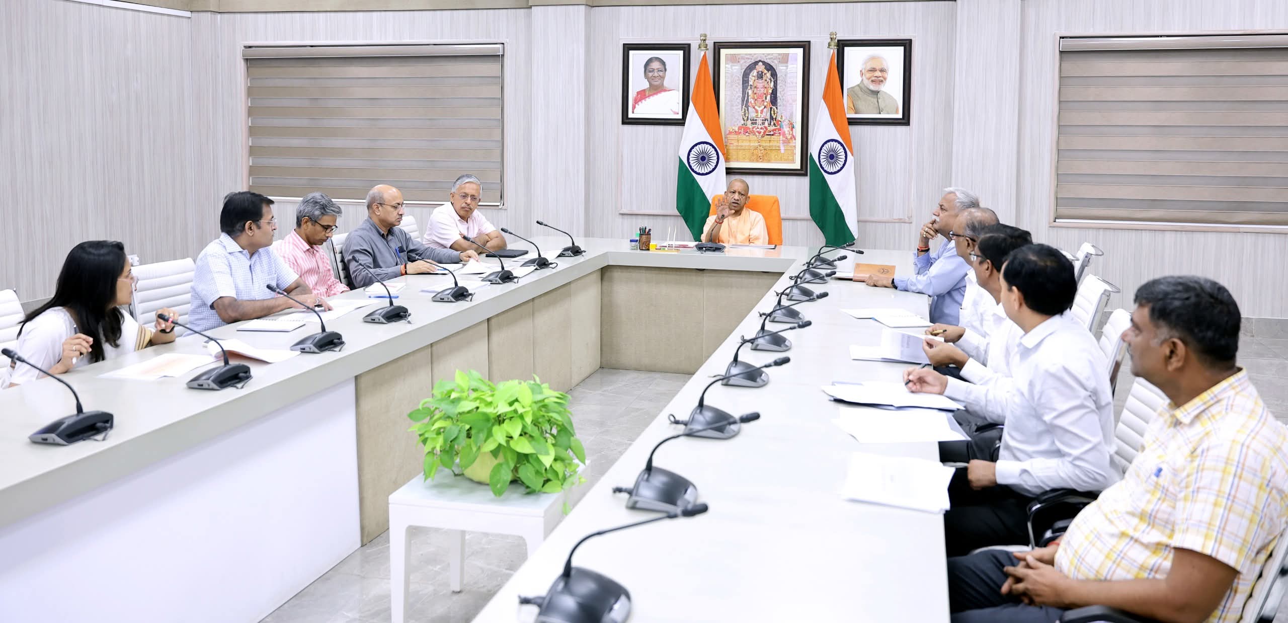 लखनऊ:मुख्यमंत्री योगी आदित्यनाथ ने की यूपीकॉस की समीक्षा, आउटसोर्स व्यवस्था को तकनीक आधारित और पारदर्शी बनाने के दिए निर्देश