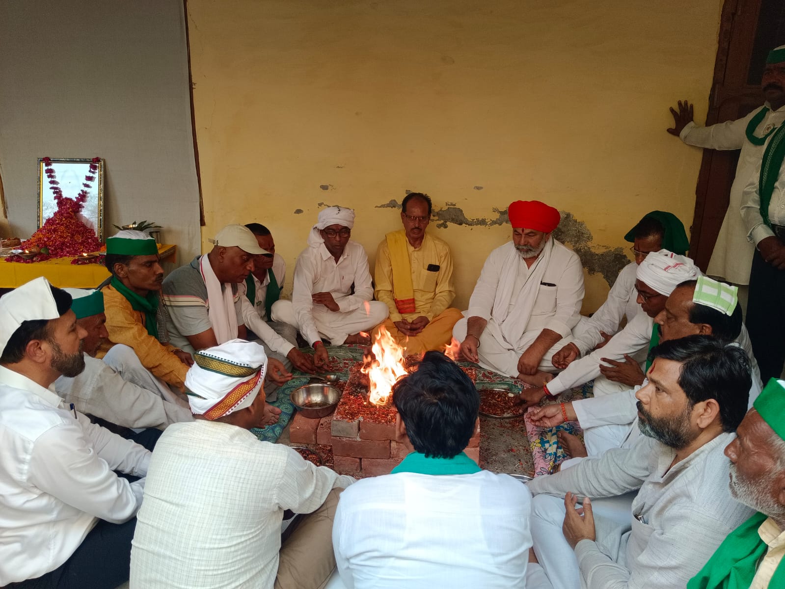 फर्रुखाबाद:किसानों को जमीन बचाने के लिए संघर्ष करना पड़ेगा, डरना नहीं होगा: राकेश टिकैत
