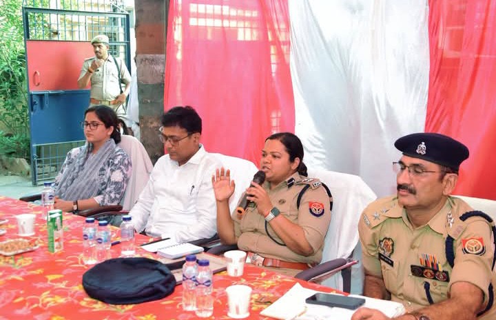 लखीमपुर खीरी : 12 फीट से कम रहेगी ताजिए की ऊंचाई, अस्त्र शस्त्र प्रदर्शन पर प्रतिबंध,अफवाह फैलाने वालों पर होगी कार्रवाई