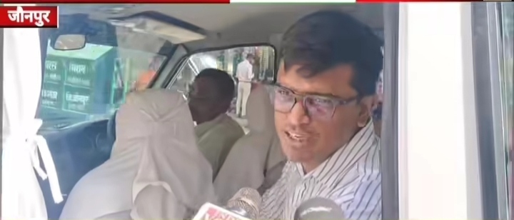 जौनपुर: शाहगंज के कोचिंग सेंटरों व लाइब्रेरियो में पहुंची प्रशासनिक टीम कई संस्थान मिले बंद सुरक्षा मानकों को लेकर हुई पड़ताल।