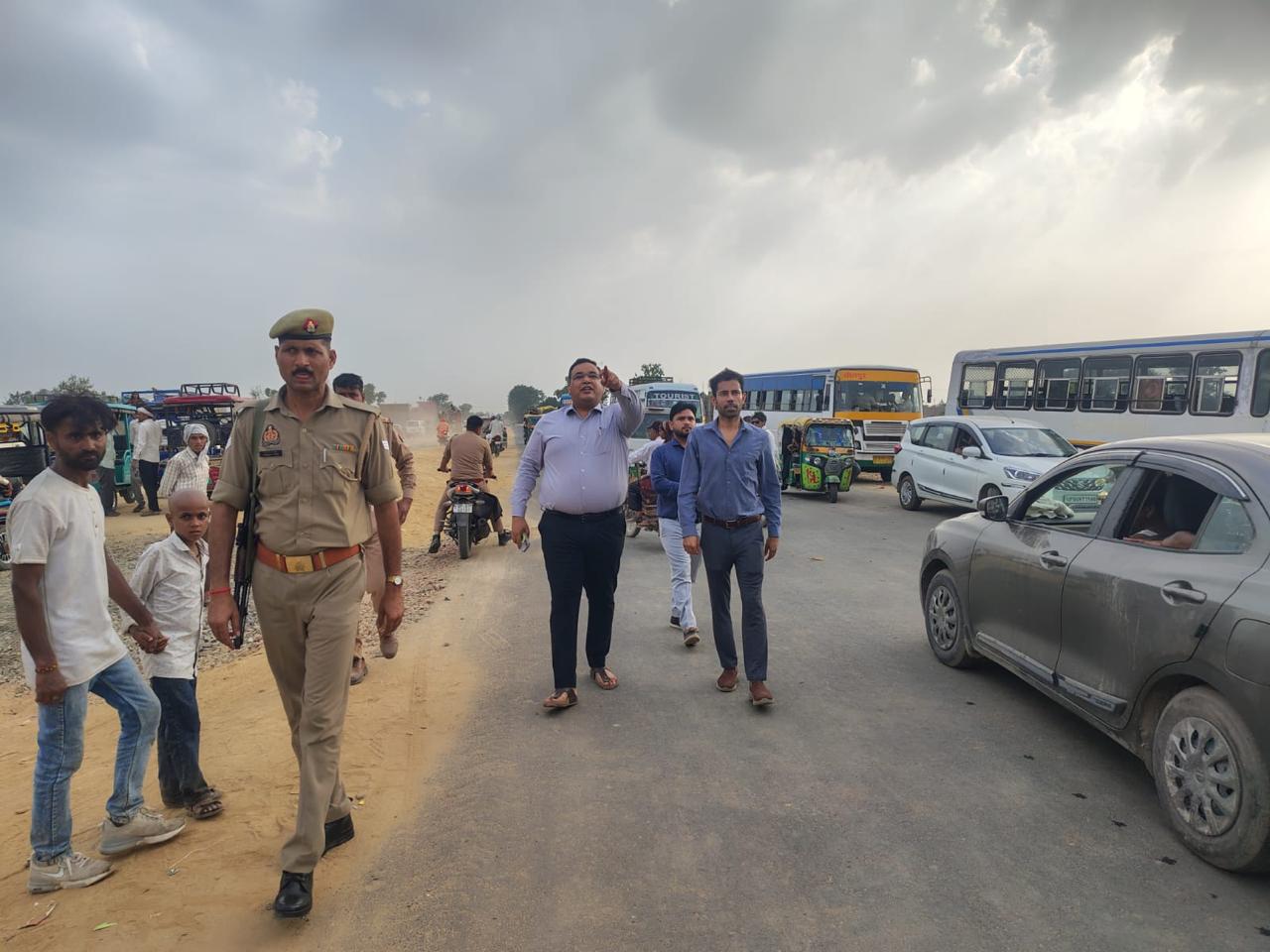 कासगंज: जिलाधिकारी प्रणय सिंह ने सोरों में सोमवती अमावस्या मेले की यातायात एवं व्यवस्थाओं का किया निरीक्षण