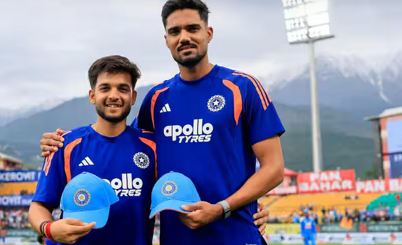 सबसे लंबा भारतीय गेंदबाज, 6 फीट 5 इंच लंबे गुरनूर बरार और हर्ष दुबे का डेब्यू