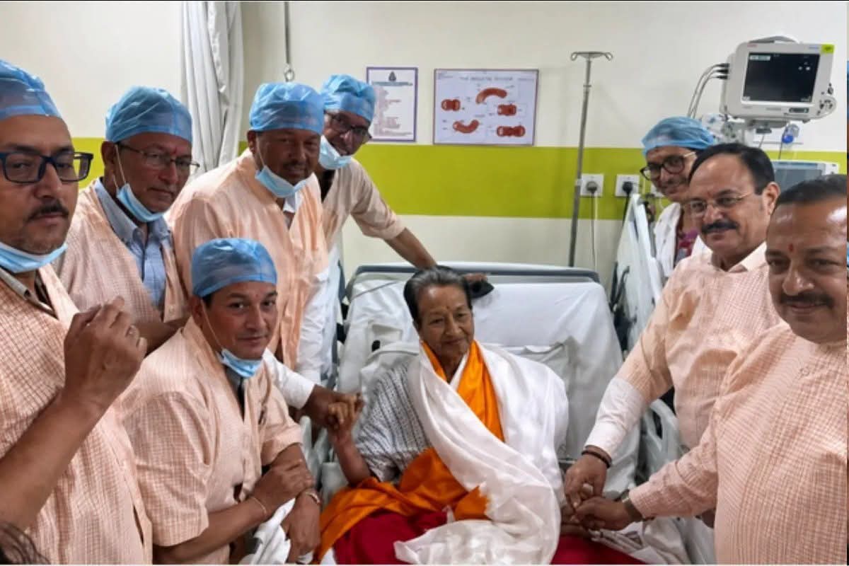 नई दिल्ली : 26 दिन बाद सोनम वांगचुक ने तोड़ा अनशन, जेपी नड्डा से मुलाकात के बाद लिया फैसला