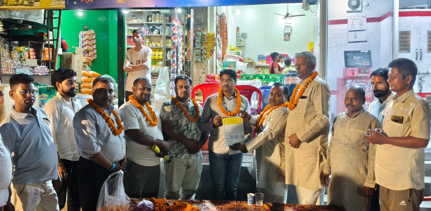 फर्रुखाबाद:फतेहगढ़ नगर अध्यक्ष बने विनोद कुमार गुप्ता, 15 दिन में नई टीम गठन के निर्देश