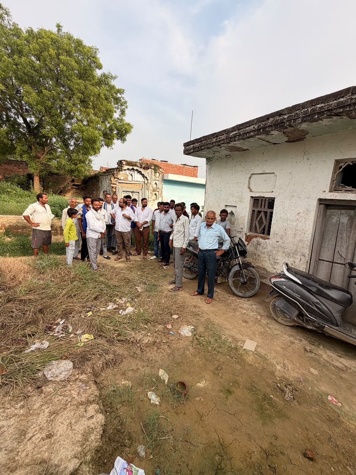 सीतापुर :ग्रिशबेल गिरुंट गांव में आजाद समाज पार्टी (कांशीराम) की नुक्कड़ सभा सम्पन्न, ग्रामीणों की समस्याएं सुनकर अधिकार दिलाने का दिया भरोसा *अफरोज अली द दस्तक मीडिया 24 मिश्रिख सीतापुर