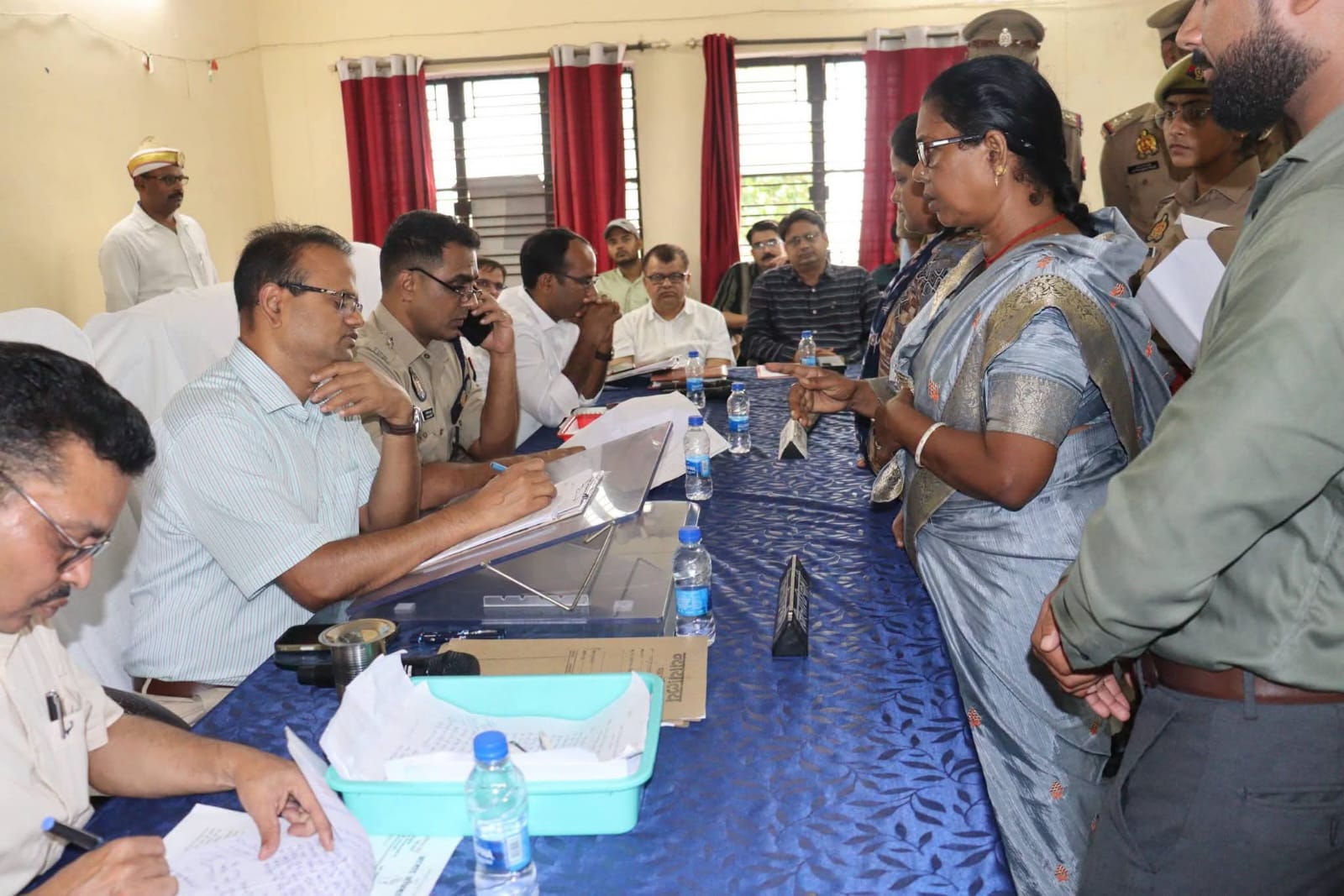 आजमगढ़: मेंहनगर तहसील संपूर्ण समाधान दिवस में जिलाधिकारी ने सुनीं जनसमस्याएं, त्वरित निस्तारण के दिए निर्देश