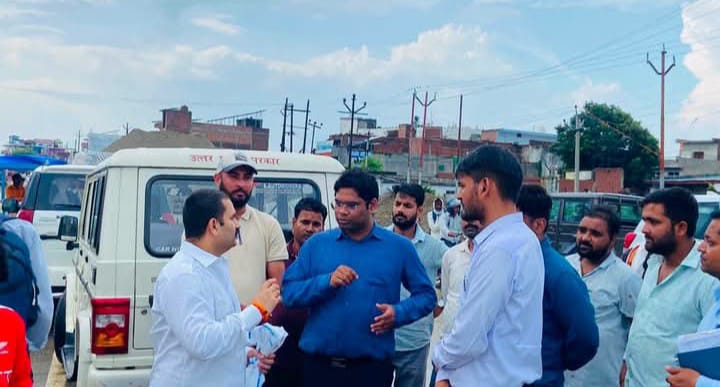 लखीमपुर खीरी : श्रावण मास की तैयारियों को लेकर विधायक ने गोला बायपास ओवरब्रिज का एन एच के अधिकारियों संग किया निरीक्षण
