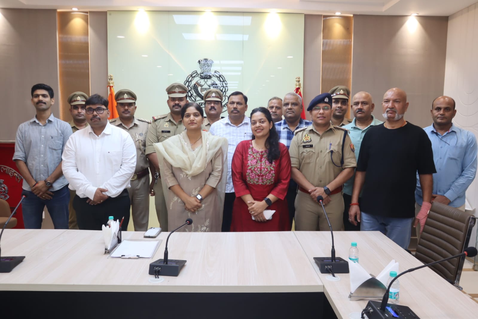 फर्रुखाबाद: क्षेत्राधिकारी अमृतपुर ऐश्वर्या उपाध्याय को भावभीनी विदाई, पुलिस लाइन सभागार में सम्मान समारोह आयोजित