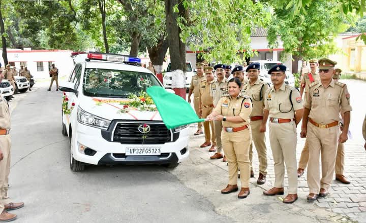 लखीमपुर खीरी : रफ्तार पर कसेगा शिकंजा,एसपी ने इंटरसेप्टर वाहन को हरी झंडी दिखाकर किया रवाना