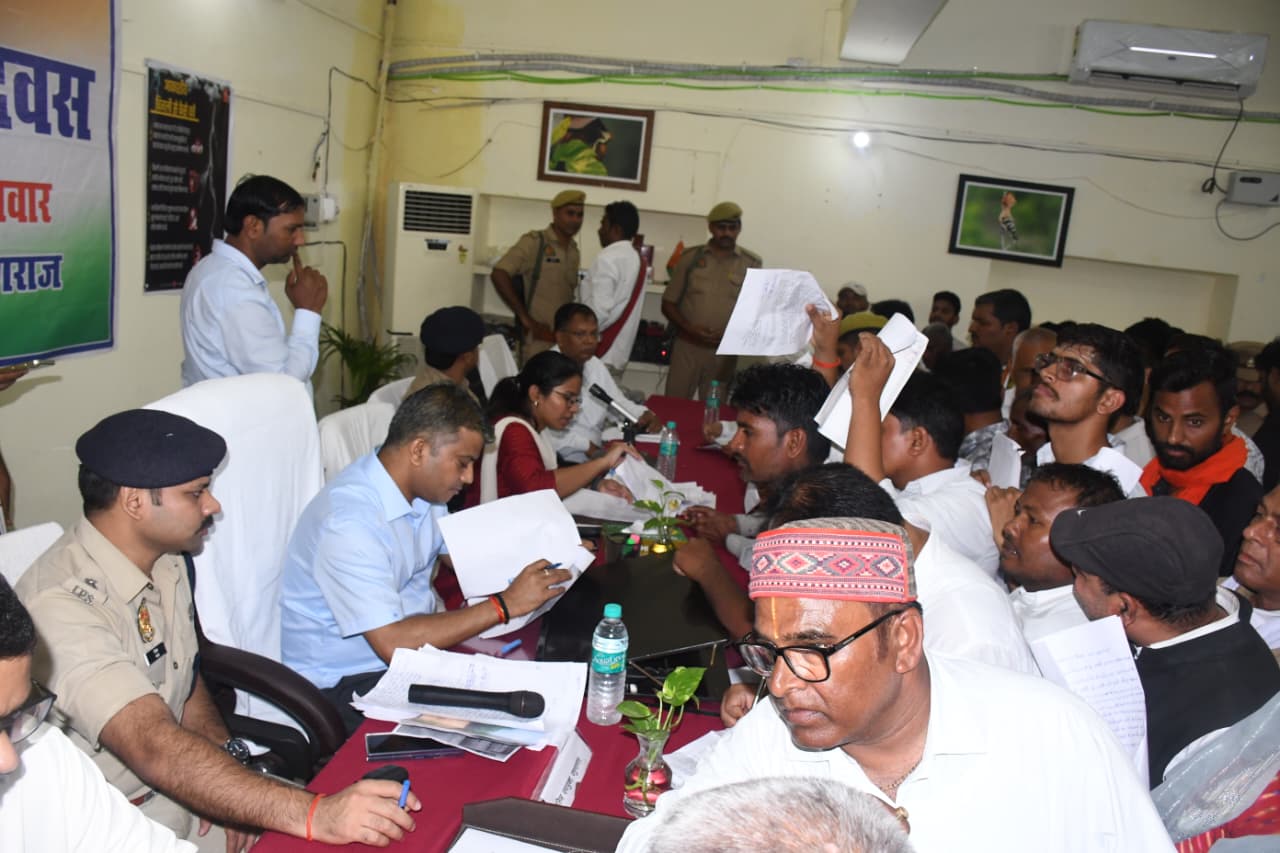 प्रयागराज, जिलाधिकारी ने विगत तहसील दिवस के 51 निस्तारित प्रकरणों का 17 जिला स्तरीय अधिकारियों से कराया परीक्षण
