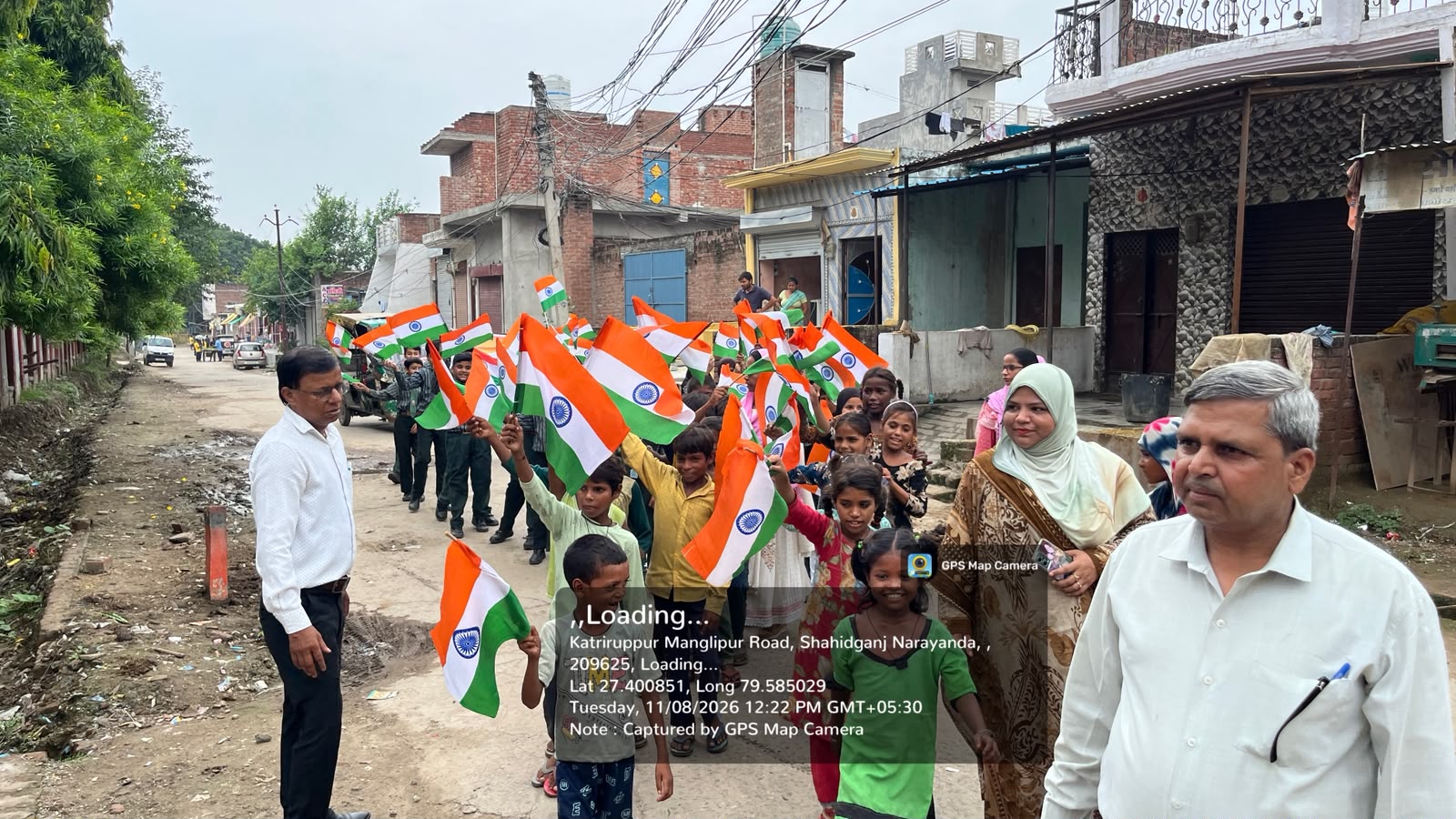 फर्रुखाबाद:बाढ़ राहत केंद्रों में गूंजा देशभक्ति का जयघोष, निकाली गई तिरंगा यात्रा