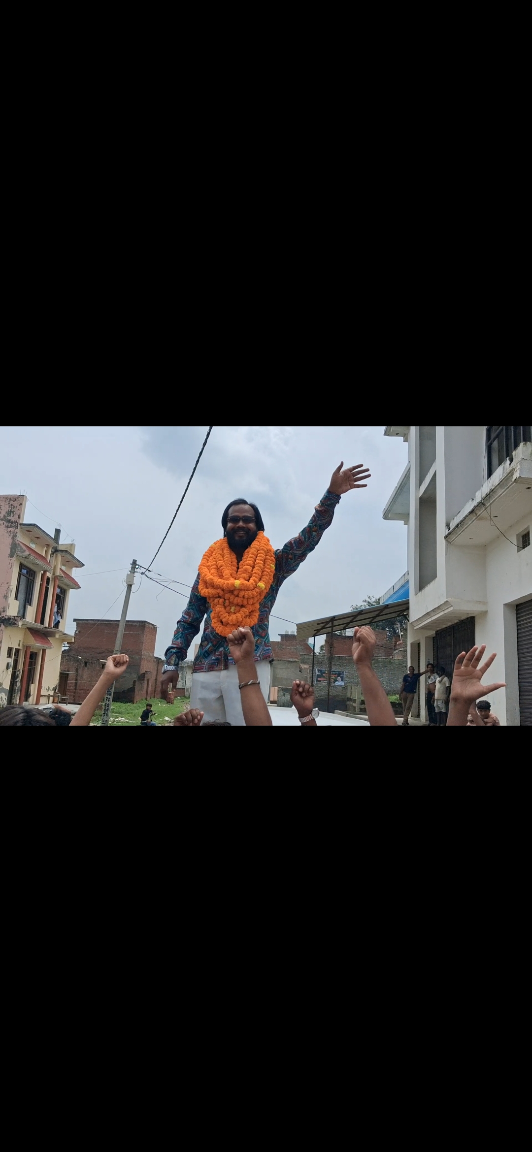 बरेली :अलीगंज पहुंचे बरेली के मशहूर यूट्यूबर शोएब सिद्दीकी, फिल्म का किया प्रमोशन