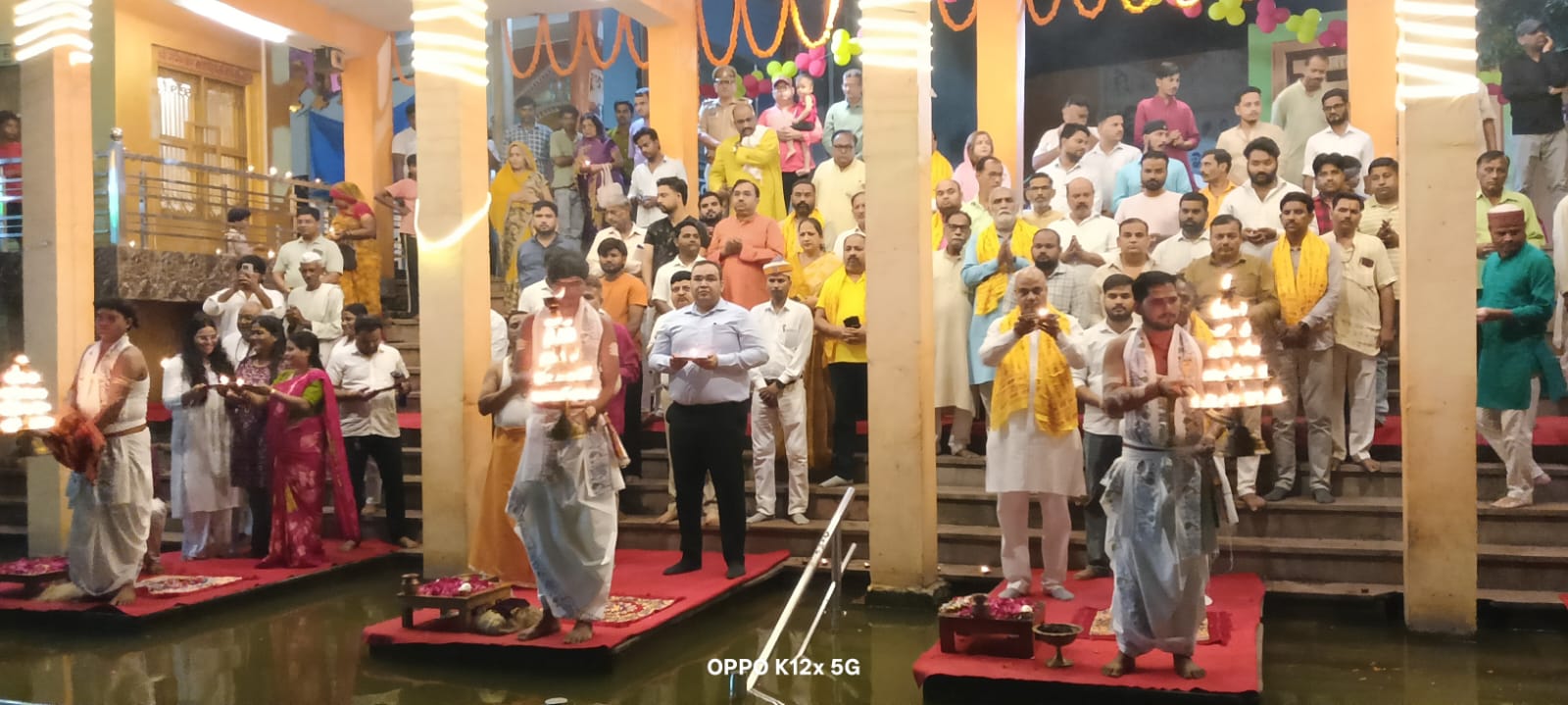 कासगंज :सेवा संकल्प दिवस पर दीपक जलाये गए 