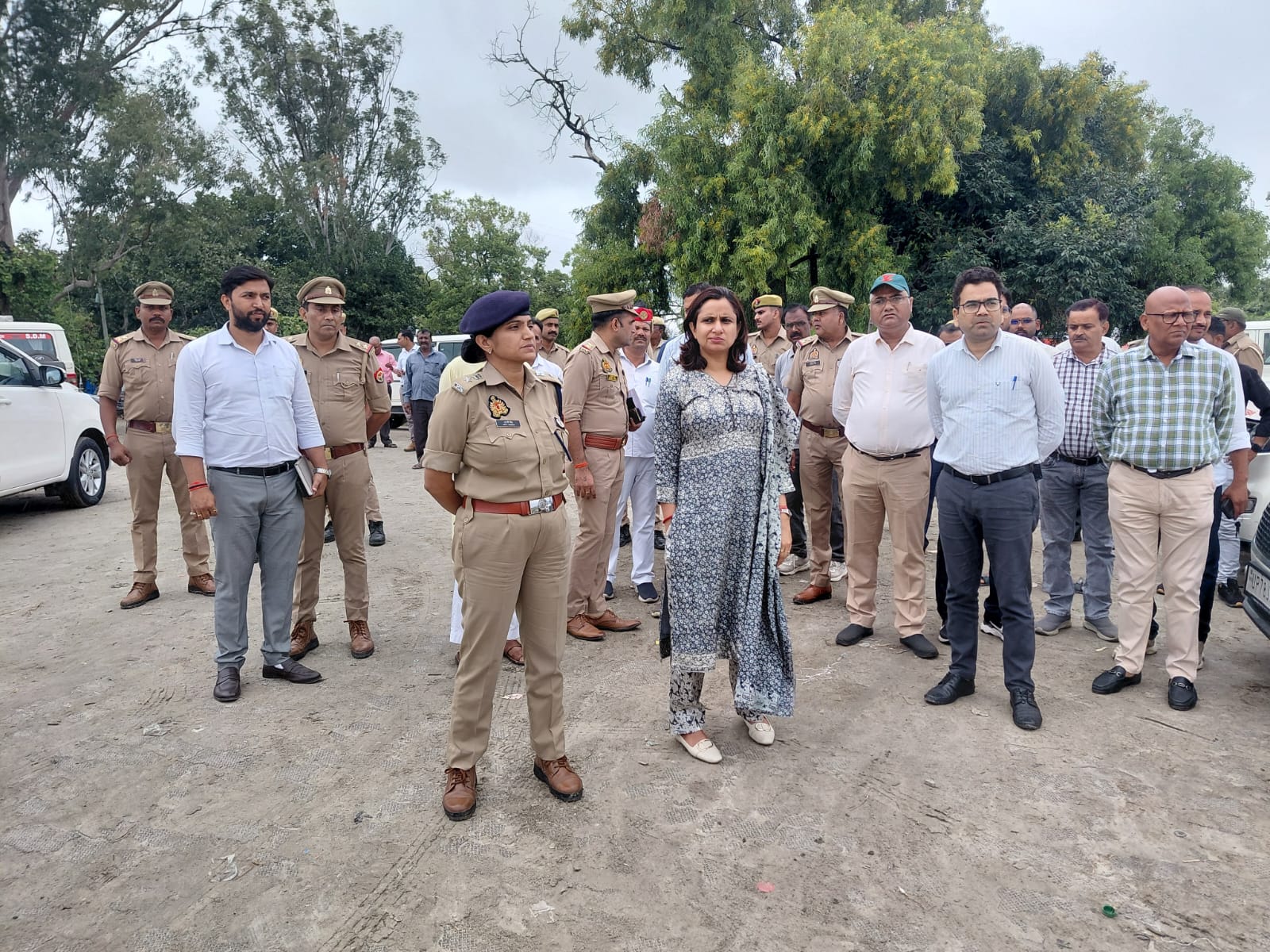 फर्रुखाबाद:पांचाल घाट पर गणेश प्रतिमा विसर्जन की तैयारियों का डीएम-एसपी ने लिया जायजा