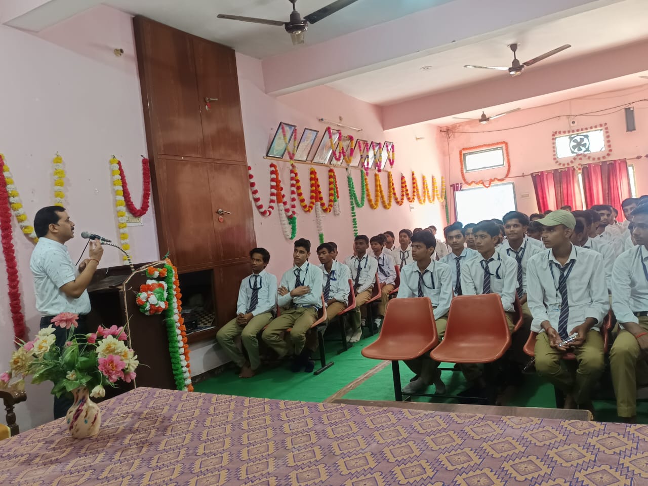 फर्रुखाबाद:विश्व रेबीज़ सप्ताह: भारतीय इंटर कॉलेज में विद्यार्थियों को रेबीज़ से बचाव के प्रति किया जागरूक